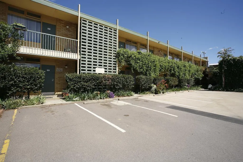 Mid City Motor Inn Queanbeyan 3*,  Australia